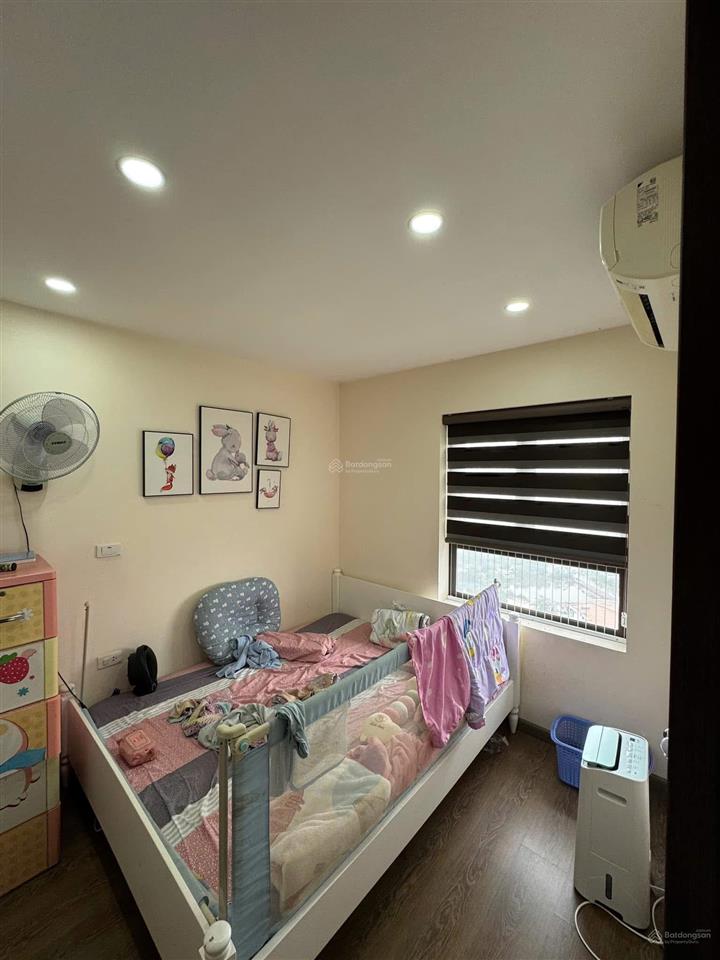 Bán cc osaka complex 48 ngọc hồi hoàng mai hn. dt 56m2 2pn 1vsinh. giá 4 tỷ.  0983 282 ***