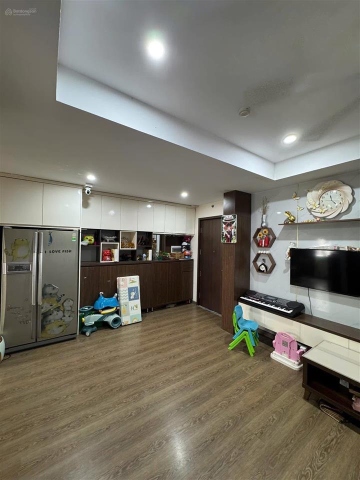 Bán cc osaka complex 48 ngọc hồi hoàng mai hn. dt 56m2 2pn 1vsinh. giá 4 tỷ.  0983 282 ***