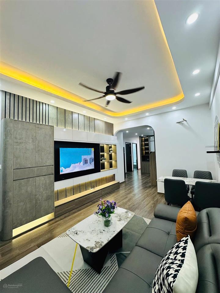 Bán chung cư ba hàng a số 282 đường lĩnh nam. dt 75m2 3pn 2 vệ sinh. giá 5,4 tỷ.  0983 282 ***