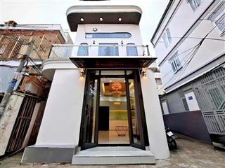 Phường bình thuận, quận 7, nhà 2 tầng, dt 39m2, shr, góc 2 mặt tiền, nhà mới chỉ nhỉnh 2 tỷ