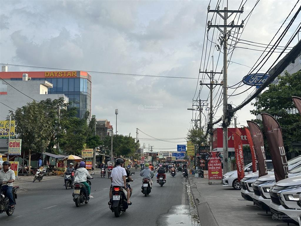 Bán nhà mặt phố hoàng hữu nam, giá 13 tỷ, ngang 6,5 công nhận 170m2, đầy đủ pháp lý