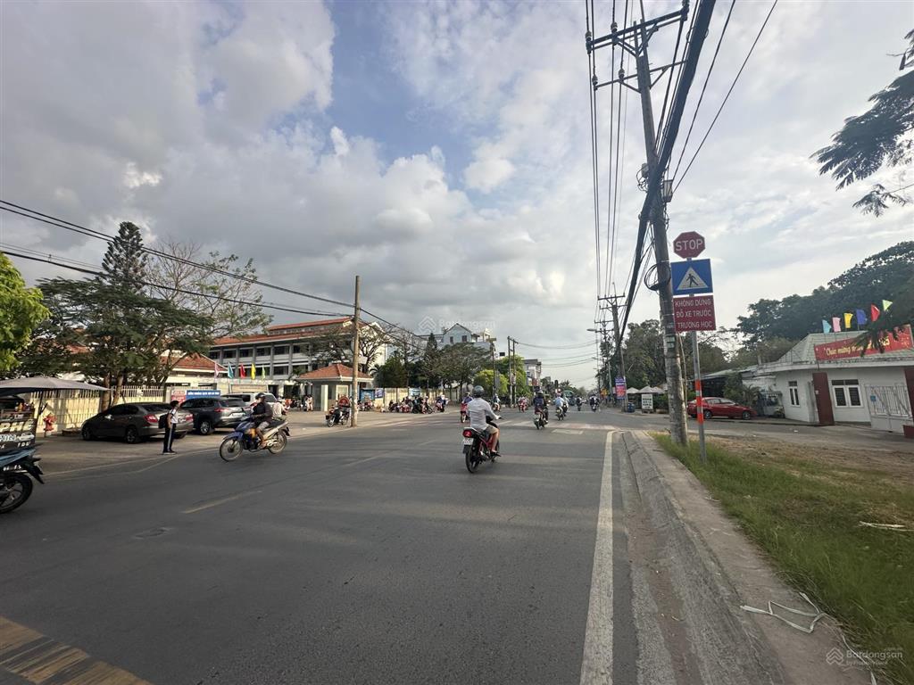 Bán nhà mặt phố hoàng hữu nam, giá 13 tỷ, ngang 6,5 công nhận 170m2, đầy đủ pháp lý