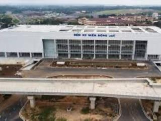 Bán nhà mặt phố mt d400, ngay bệnh viện ung biếu, dt 5x19 sử dụng 90m2, nhà 2 tầng giá 14,5 tỷ