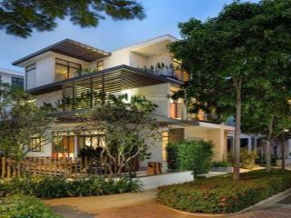 Bán bt lucasta villa 30tỷ, dt 11x19m, 7pn, 3 tầng, khu vip bậc nhất quận 9, phú hữu, full nội thất