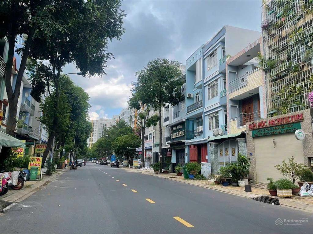 Bán gấp đất mặt tiền d2 dt 5m*24m. giá chỉ 11,9tỷ còn bớt, đang cho thuê 10tr/tháng