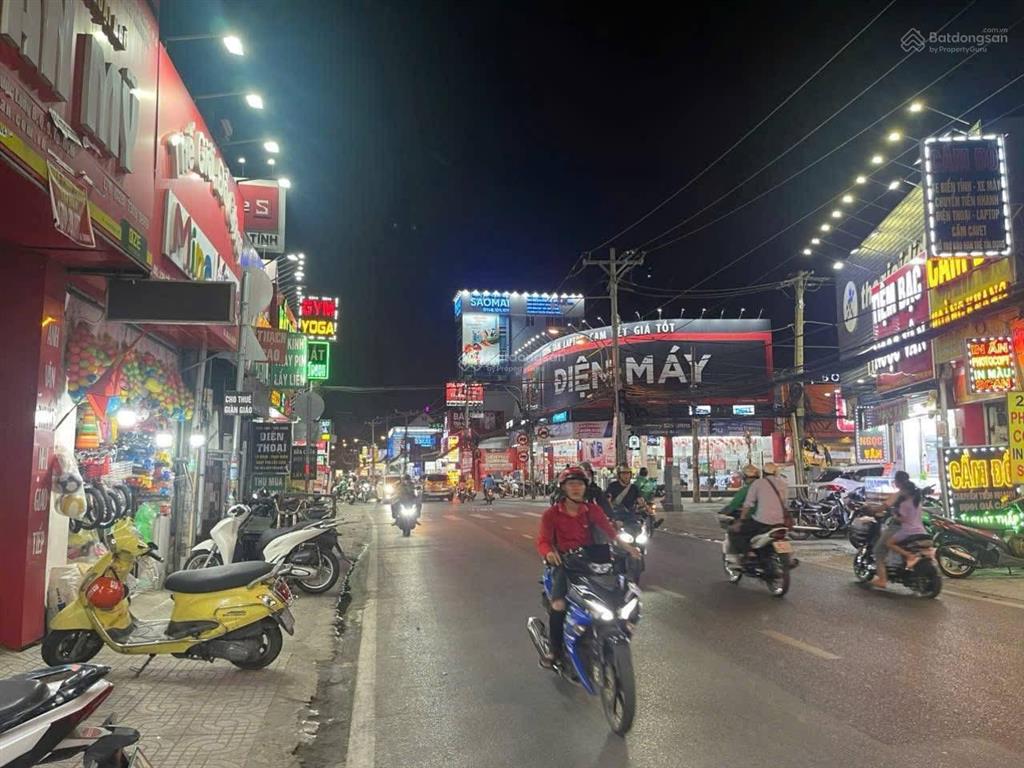 Bán nhà mặt tiền đỗ xuân hợp, dt 4,1x20m sử dụng, cho thuê 20tr/tháng, giá chỉ 13,5 tỷ