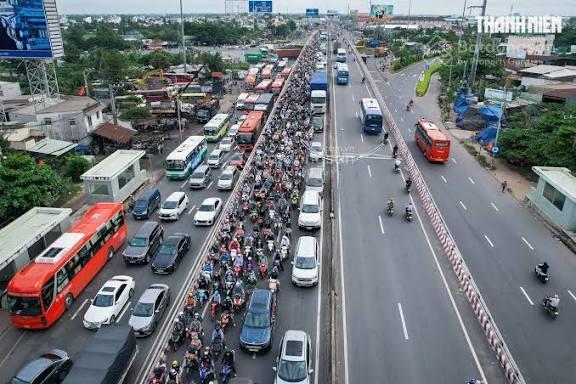 Bán nhà mặt tiền ngay quốc lộ 1k, ngang 16m sử dụng 800m2, đường xe công 24/24. giá chỉ 45 tỷ có tl