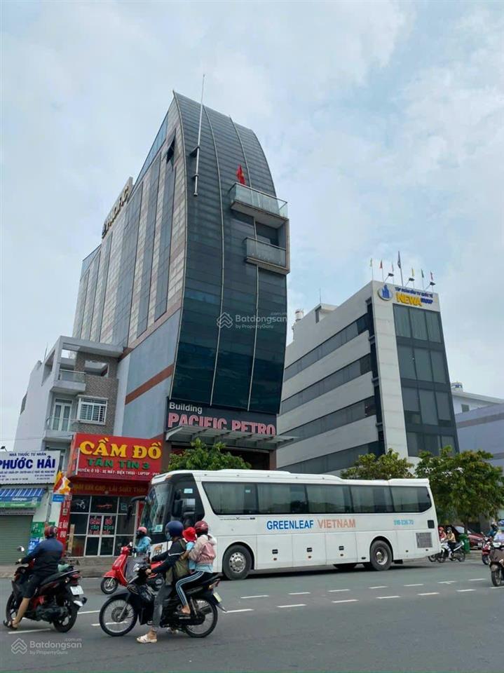 Chỉ 30 tỷ mt lê văn việt,ngay chung cư c8 dt 10x15,2m vuông vức, khu xây dựng cao tâng, vị trí đẹp