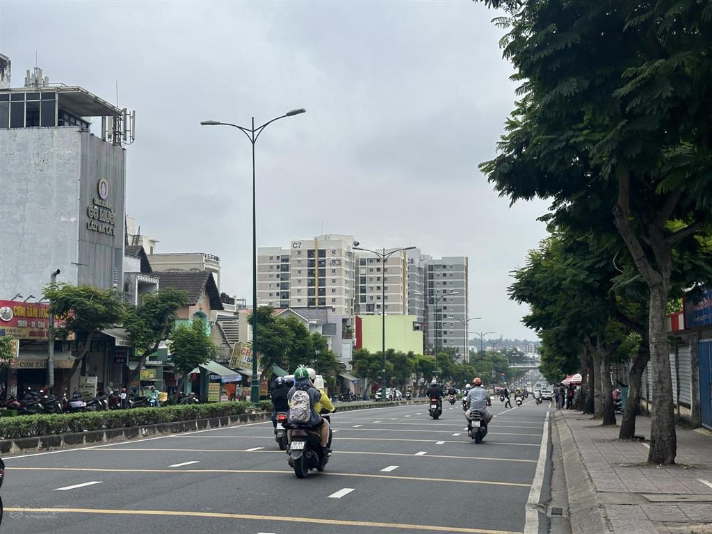 Chỉ 30 tỷ mt lê văn việt,ngay chung cư c8 dt 10x15,2m vuông vức, khu xây dựng cao tâng, vị trí đẹp