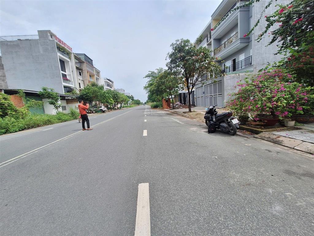 Bán biệt thự cát lái quận 2, thiết kế 4 tầng sang trọng, full nội thất mới 99%