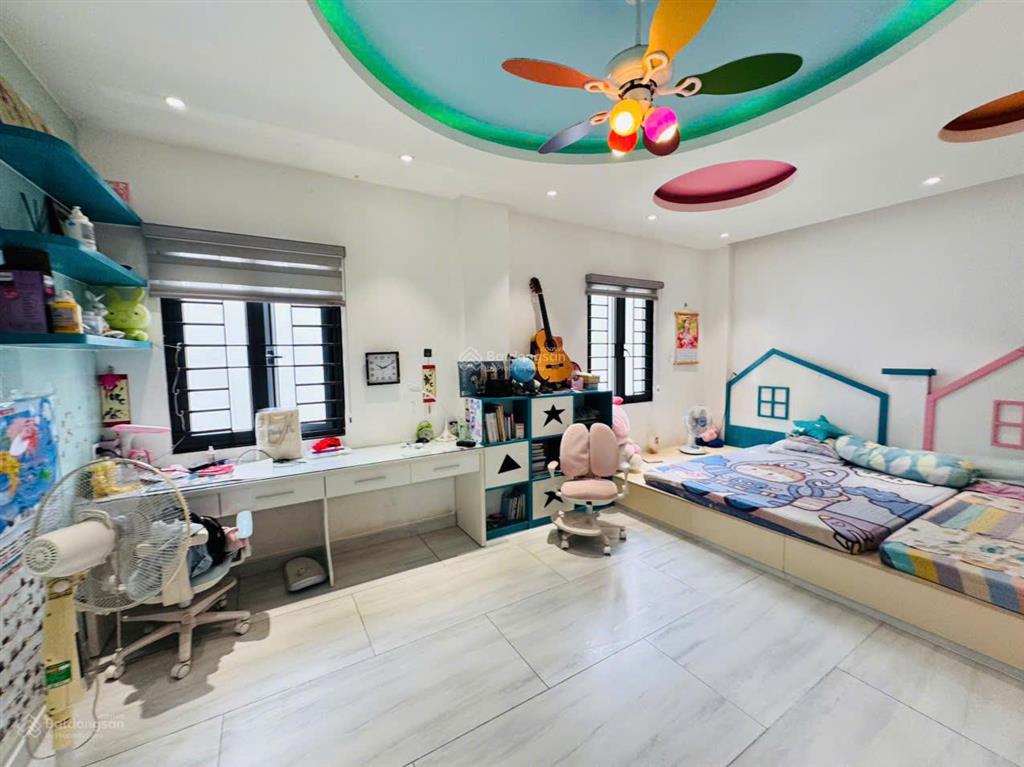 Bán biệt thự cát lái quận 2, thiết kế 4 tầng sang trọng, full nội thất mới 99%