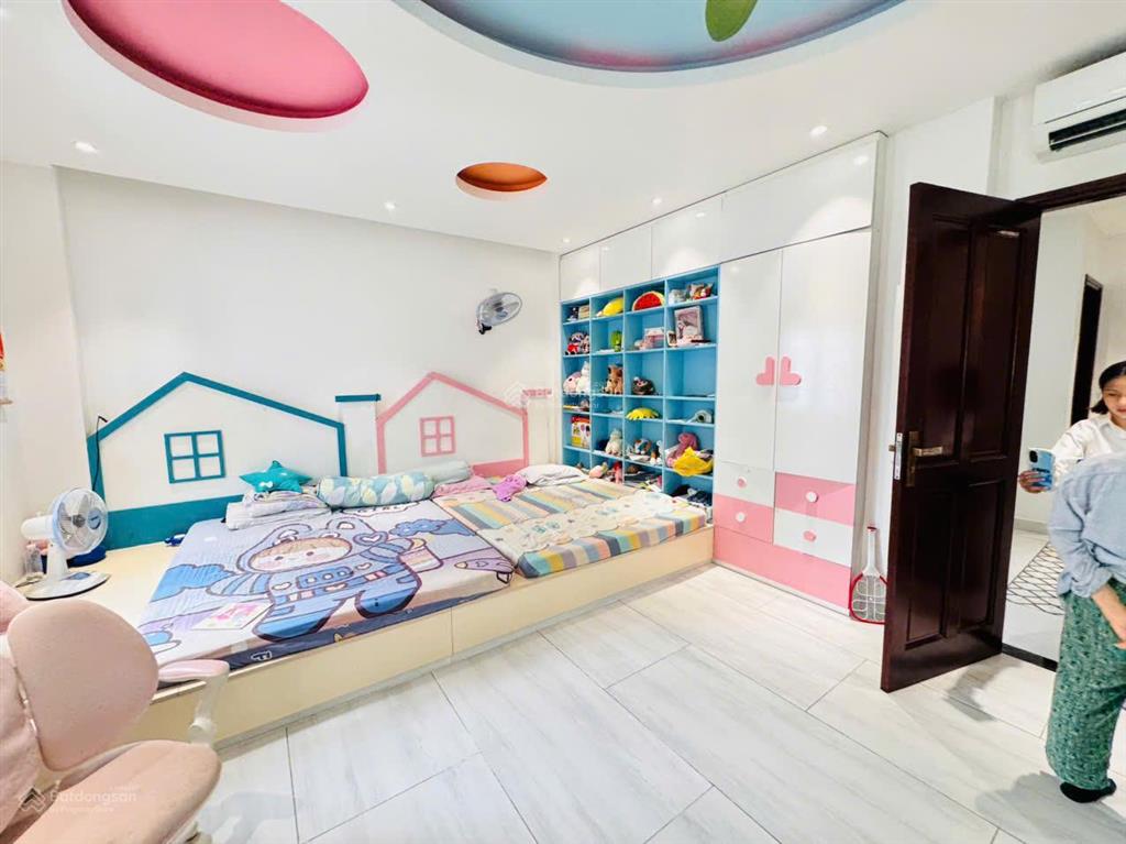 Bán biệt thự cát lái quận 2, thiết kế 4 tầng sang trọng, full nội thất mới 99%