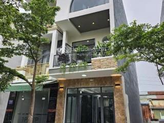 Bán nhà 1 trệt 2 lầu dt 64,2m2 giá 1 tỷ 690tr kdc gần ngã tư miếu ông cù p. bình chuẩn, tp thuận an