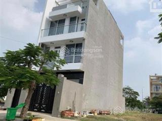 Duy nhất lô 100m2 (5x20) trung tâm hành chính quận 9 giá 2 tỷ 3 sổ hồng sẵn công chứng