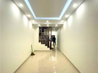 Bán nhà rẻ nhất khu vực cầu giấy, 51m2, 5 tầng, 7 phòng, chào 9,3 tỷ
