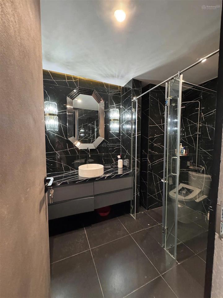 Chính chủ bán căn 3pn king palace thanh xuân, dt 115m, full nội thất đẹp, hướng đn, hđmb, giá 10 tỷ