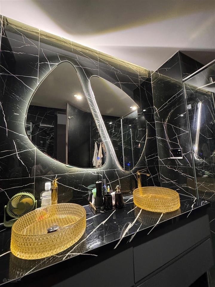 Chính chủ bán căn 3pn king palace thanh xuân, dt 115m, full nội thất đẹp, hướng đn, hđmb, giá 10 tỷ