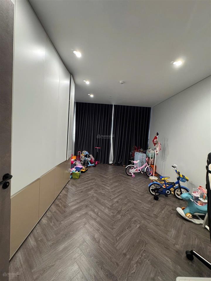 Chính chủ bán căn 3pn king palace thanh xuân, dt 115m, full nội thất đẹp, hướng đn, hđmb, giá 10 tỷ