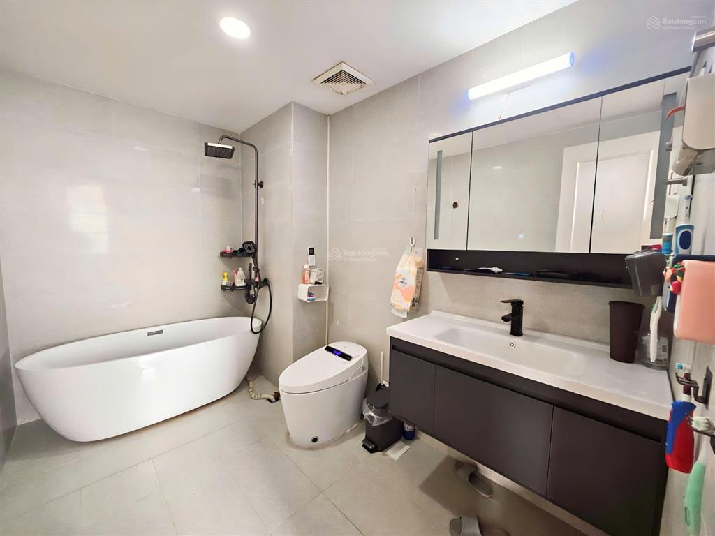 Chính chủ bán căn góc 3pn ct2 viettel the light tố hữu, dt 131m, giá 10 tỷ, sẵn sổ, full nội thất