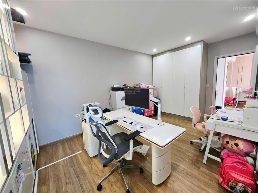 Chính chủ bán căn góc 3pn ct2 viettel the light tố hữu, dt 131m, giá 10 tỷ, sẵn sổ, full nội thất