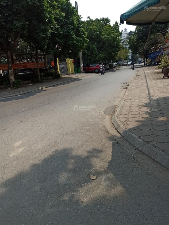 Đất đào xuyên, đa tốn, mặt tiền khủng. 15m ra trục chính đào xuyên, ô tô 5 chỗ vào nhà thoải mái