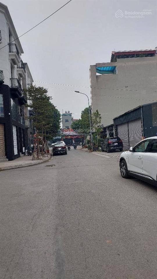 Đất mặt phố cửu việt , trâu quỳ mặt tiền khủng, nở hậu, giáp đhnn xây kinh doanh dòng tiền cực đỉnh