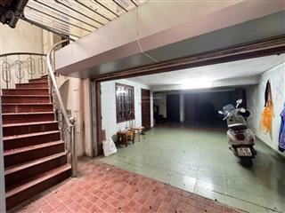 Vị trí siêu đẹp phố lạc long quân. nhà chính chủ dân xây 5 tầng gara ô tô ,3 bước ra mặt phố