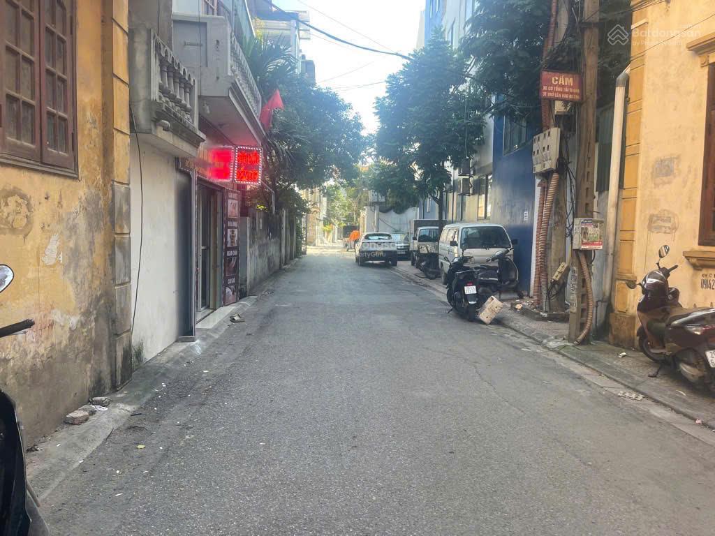 Chủ cần bán gấp mảnh đất đẹp thạch bàn. ngõ ô tô  lô góc