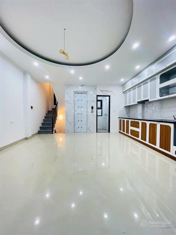 Giảm giá nhà phố kim mã, lô góc, thang máy, gần ô tô, 3 bước ra phố, full nội thất, ở sướng
