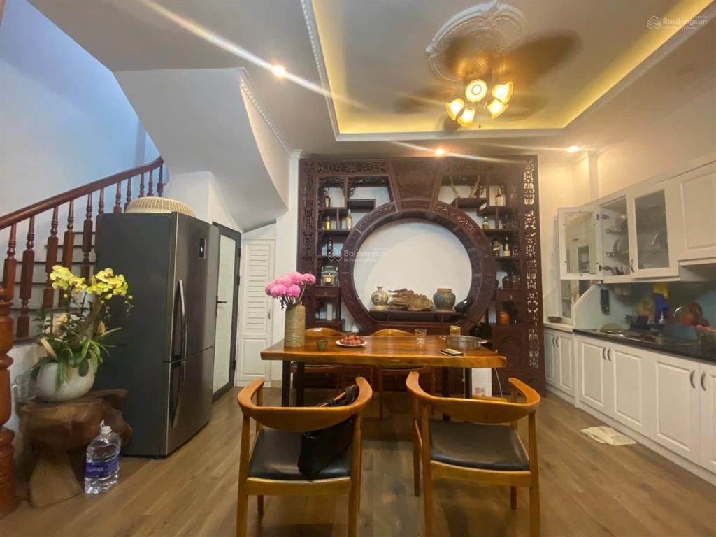 Phân lô phố đội cấn, ngõ ô tô, 2 thoáng, ra phố vài bước, kinh doanh, full nội thất đẹp, 42m2*5t.