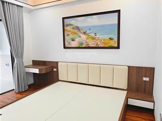 Cần bán gấp căn hộ chung cư 120 m2, 3 pn tòa d5a trần thái tông, ban công đông nam