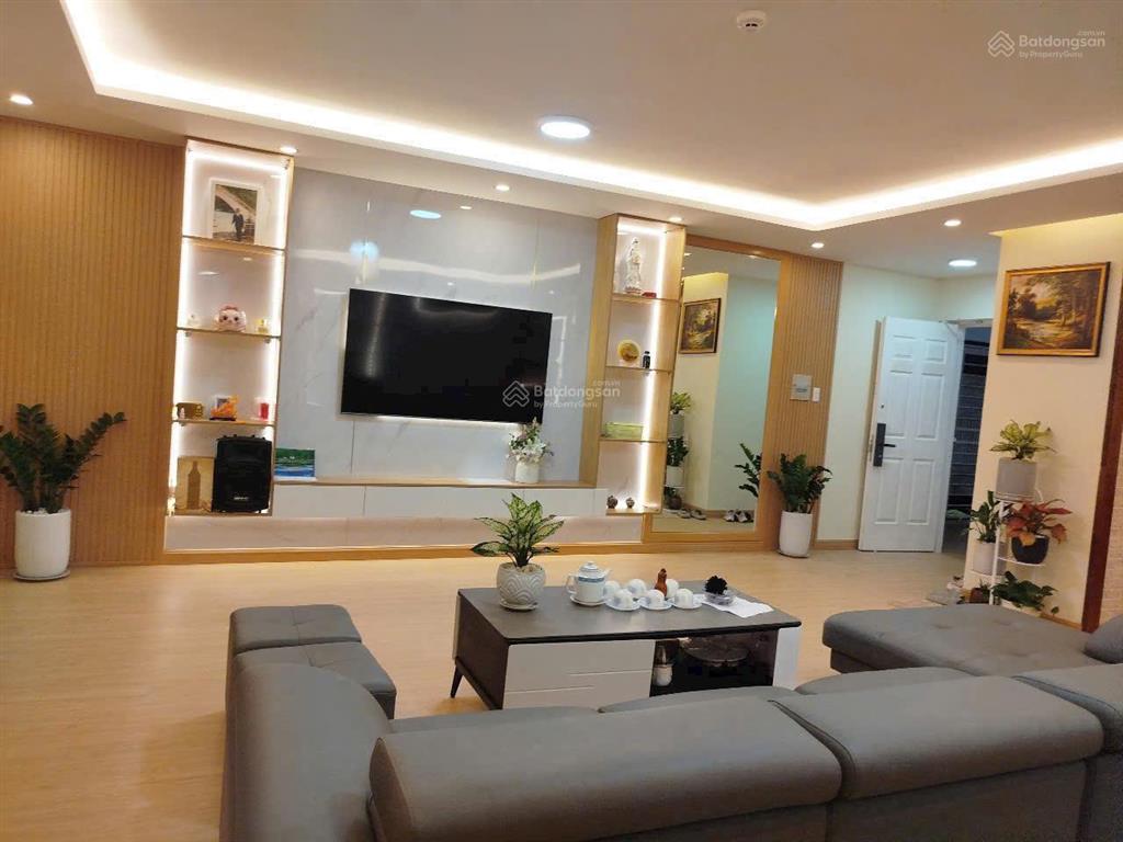 Bán căn hộ seaview khu đô thị chí linh 3 phòng ngủ, full nội thất, 137m2, sổ hồng lâu