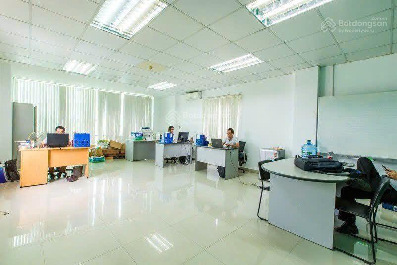 Bán nhà mặt tiền đường thạch lam gần ngã 5 lê khôi dt 5.2 x 18m 3 tầng hđt 50 triệu 18 tỷ