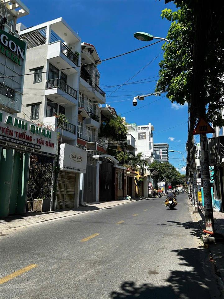 Bán nhà góc 2mt đường nguyễn trọng tuyển, phú nhuận  dt 5.3 x 26  3 tầng  hđt 50 tr/th  25 tỷ