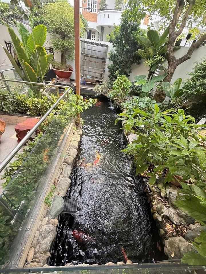 Siêu biệt thự góc 2 mặt tiền đường cách mạng tháng 8, dt 18 x 25m  hầm + 5 tầng  giá 85 tỷ