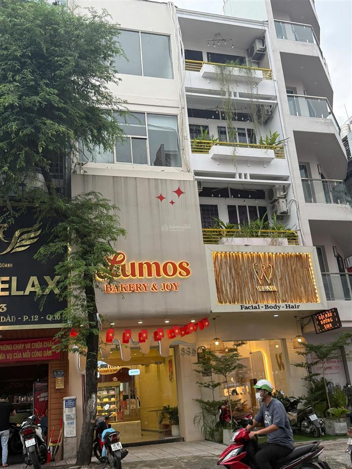 Tốt nhất sư vạn hạnh kế bên vạn hạnh mall, p12, q10  dt 4.5 x 18  4 tầng  hđt 70 tr  34.5 tỷ