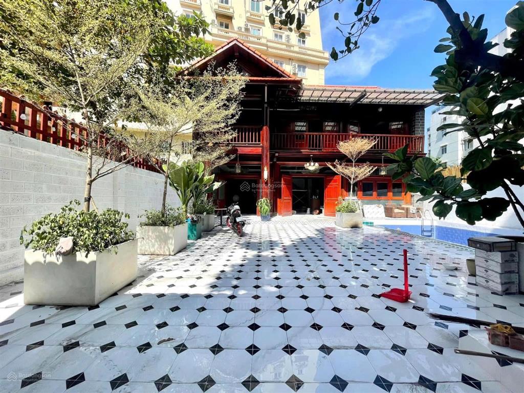 Chỉ hơn 150 tr/mét siêu biệt thự nguyễn văn hưởng, thảo điền  dt 13 x 27m  3 tầng  giá 50 tỷ