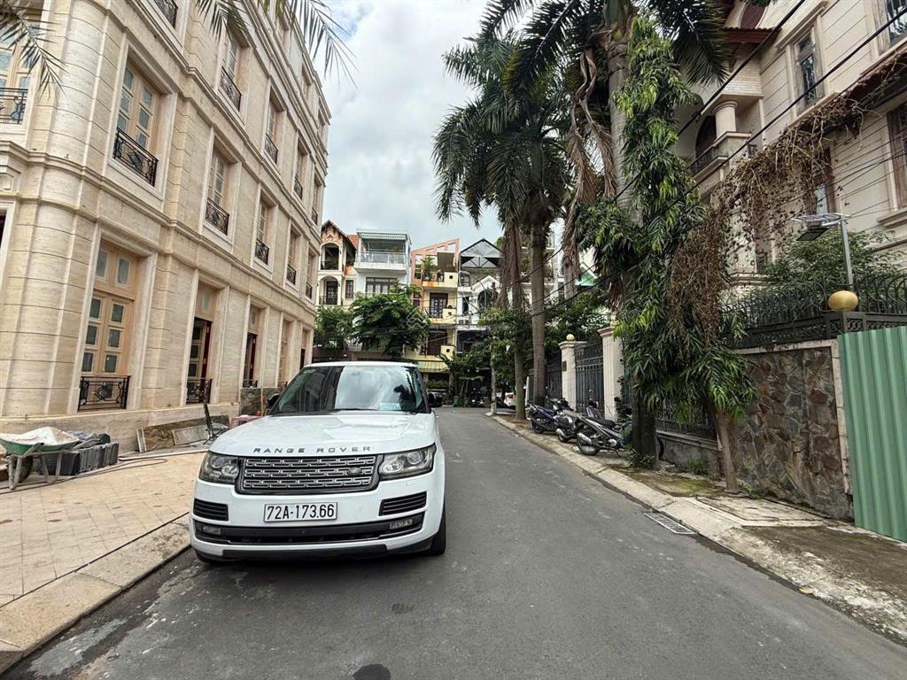 Bán khuôn đất cực vip đường quốc hương gần tttm vincom, quận 2  dt 7,5x25m  giá 42 tỷ