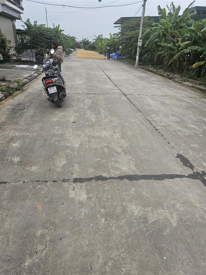 Chính chủ bán giãn dân hà liễu. phương liễu quế võ
diện tích 90m mặt 5m vị trí giãn dân hà liễu.