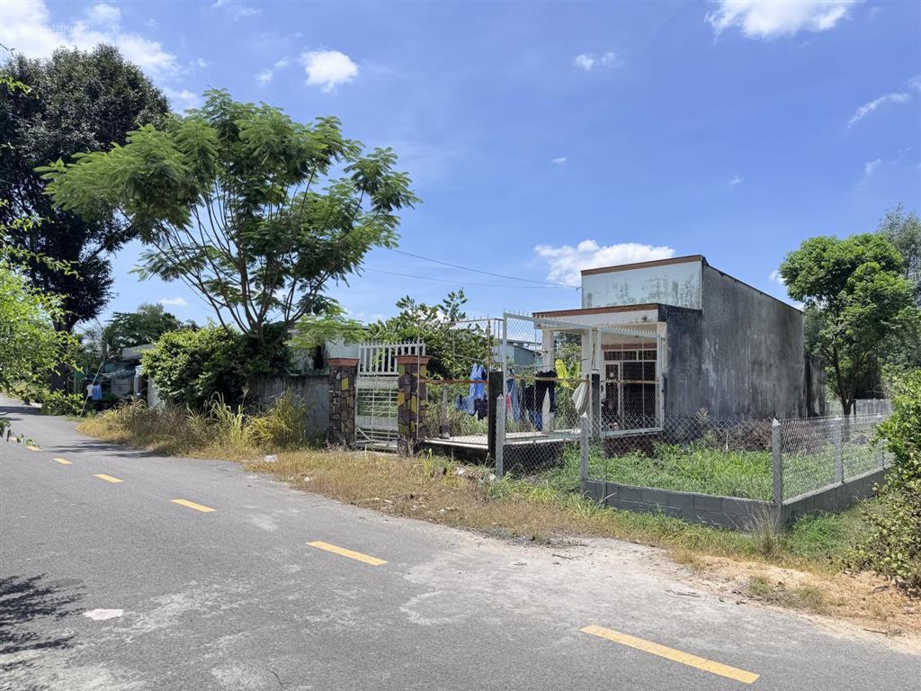 Đất nở hậu 5x49m , giáp sông sài gòn, vineco, mặt tiền kinh doanh thổ cư 100% 241,5m2