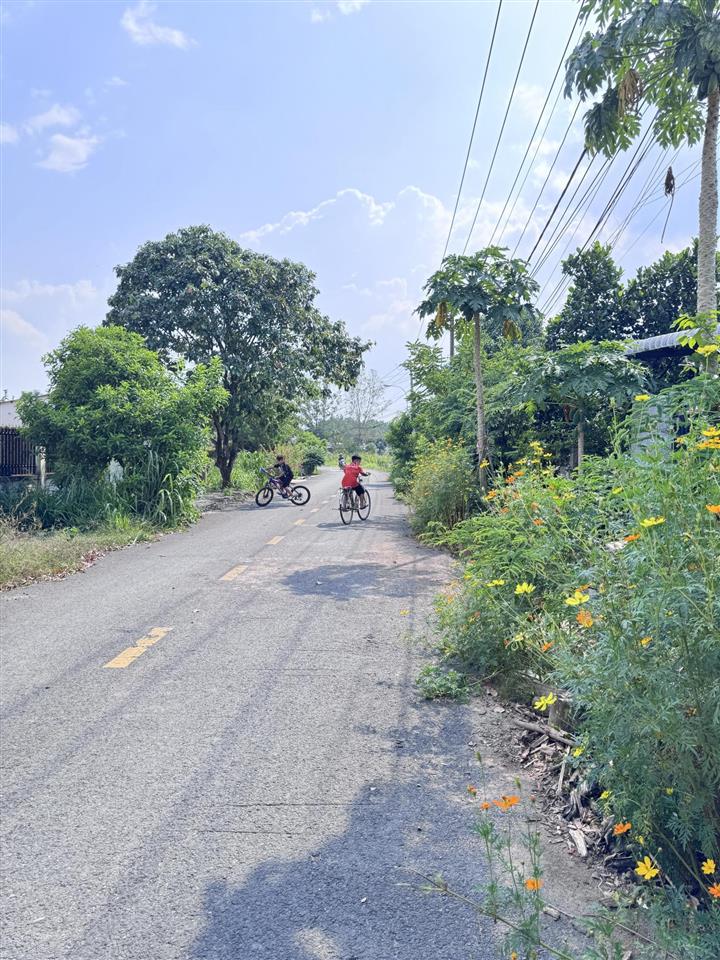 Đất nở hậu 5x49m , giáp sông sài gòn, vineco, mặt tiền kinh doanh thổ cư 100% 241,5m2