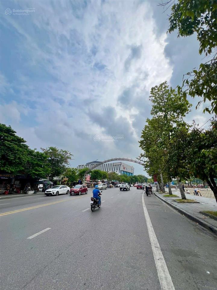 Bán đất vip kinh doanh hồ tùng mậu phố đi bộ