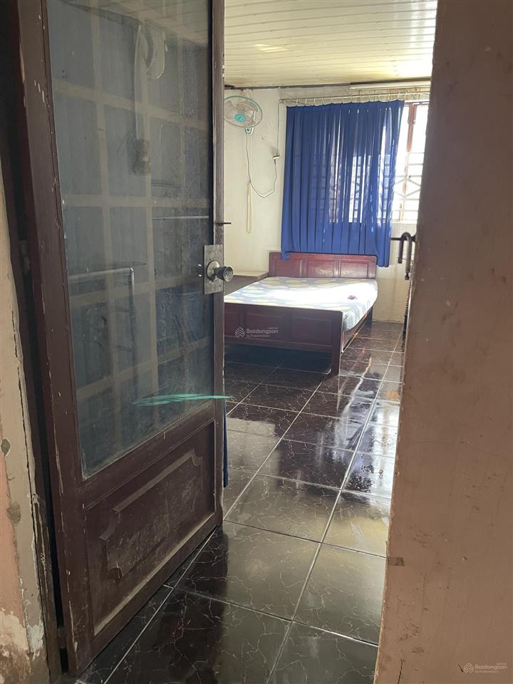 Cho thuê phòng trọ cao cấp , có máy lạnh , tolet riêng, ..
giá rẻ dễ thuê , phạm văn chiêu gò vấp .