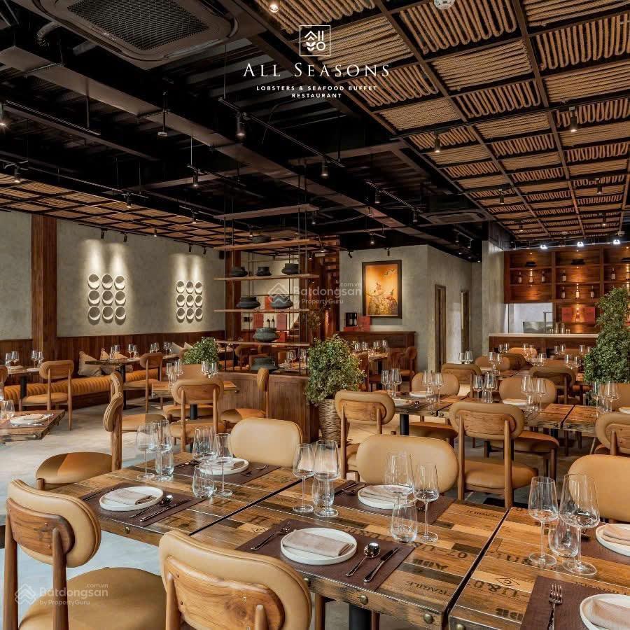 Bán đất mặt tiền nguyễn văn thoại. diện tích 196m2  dòng tiền 130 tr/tháng. cách biển 200m