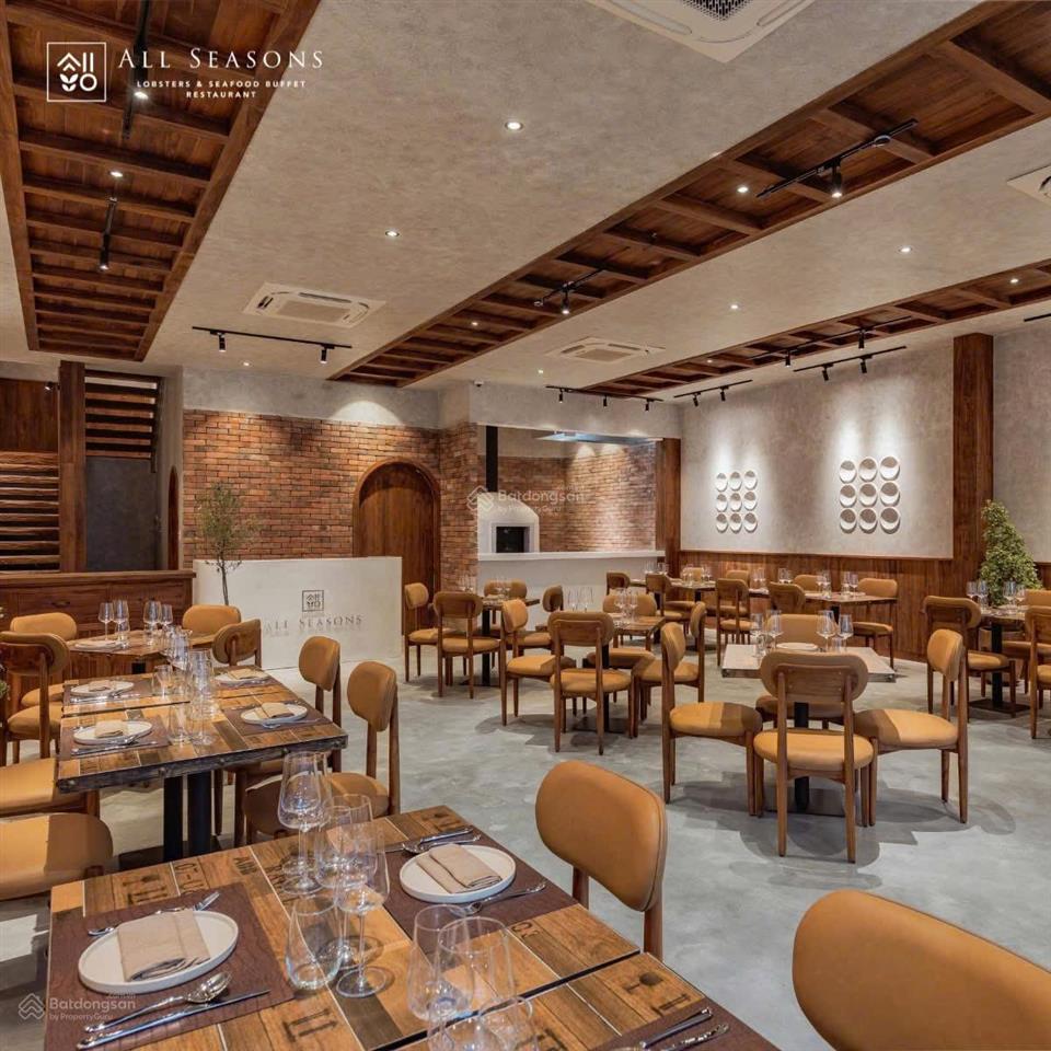 Bán đất mặt tiền nguyễn văn thoại. diện tích 196m2  dòng tiền 130 tr/tháng. cách biển 200m