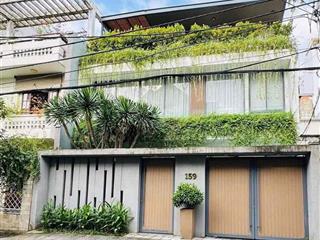 Biệt thự 3 tầng sân vườn  full nội thất cao cấp. thiết kế sang trọng