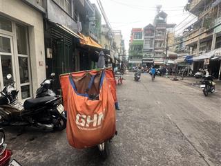 Cho thuê gấp nguyên căn nhà ngay chợ xóm chiếu q4
