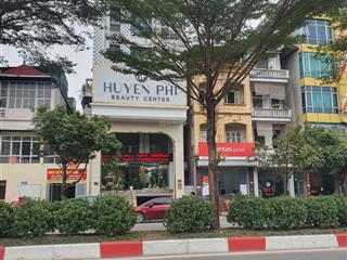Bán tòa nhà mặt phố trung kính vị trí đẹp nhất phố vỉa hè rộng thang máy hầm, dòng tiền ổn định