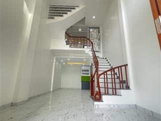 Bán nhà phố vũ lăng  ngũ hiệp, thanh trì, 42m*5 tầng , ô tô đỗ cổng  chỉ 6đ hơn.