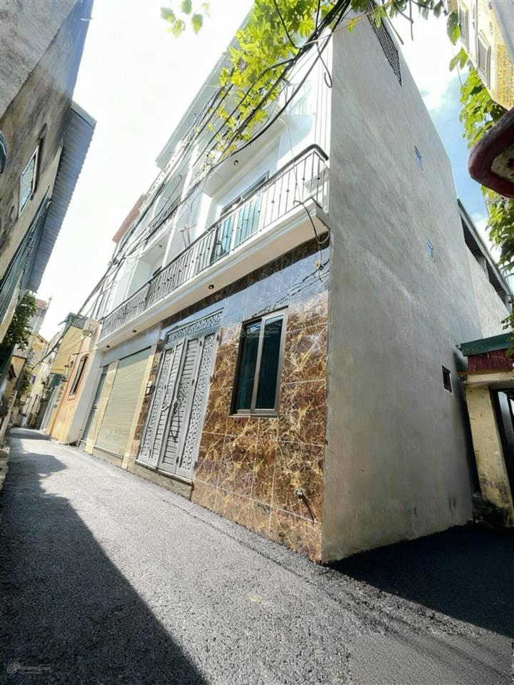 Chính chủ bán nhà lô góc 5 tầng thanh trì, đường thông 10m, full công năng, giá tốt